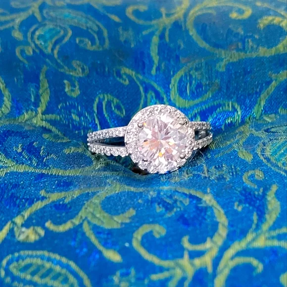 S925 2 CT Zircon Ring - Picture 1 of 5